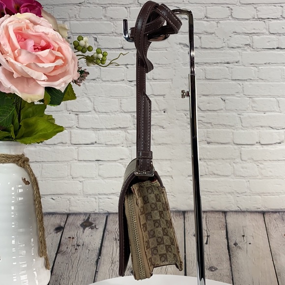 LIZ CLAIBORNE Brown/Tan Vinyl Crossbody/Clutch Bag - Picture 3 of 17